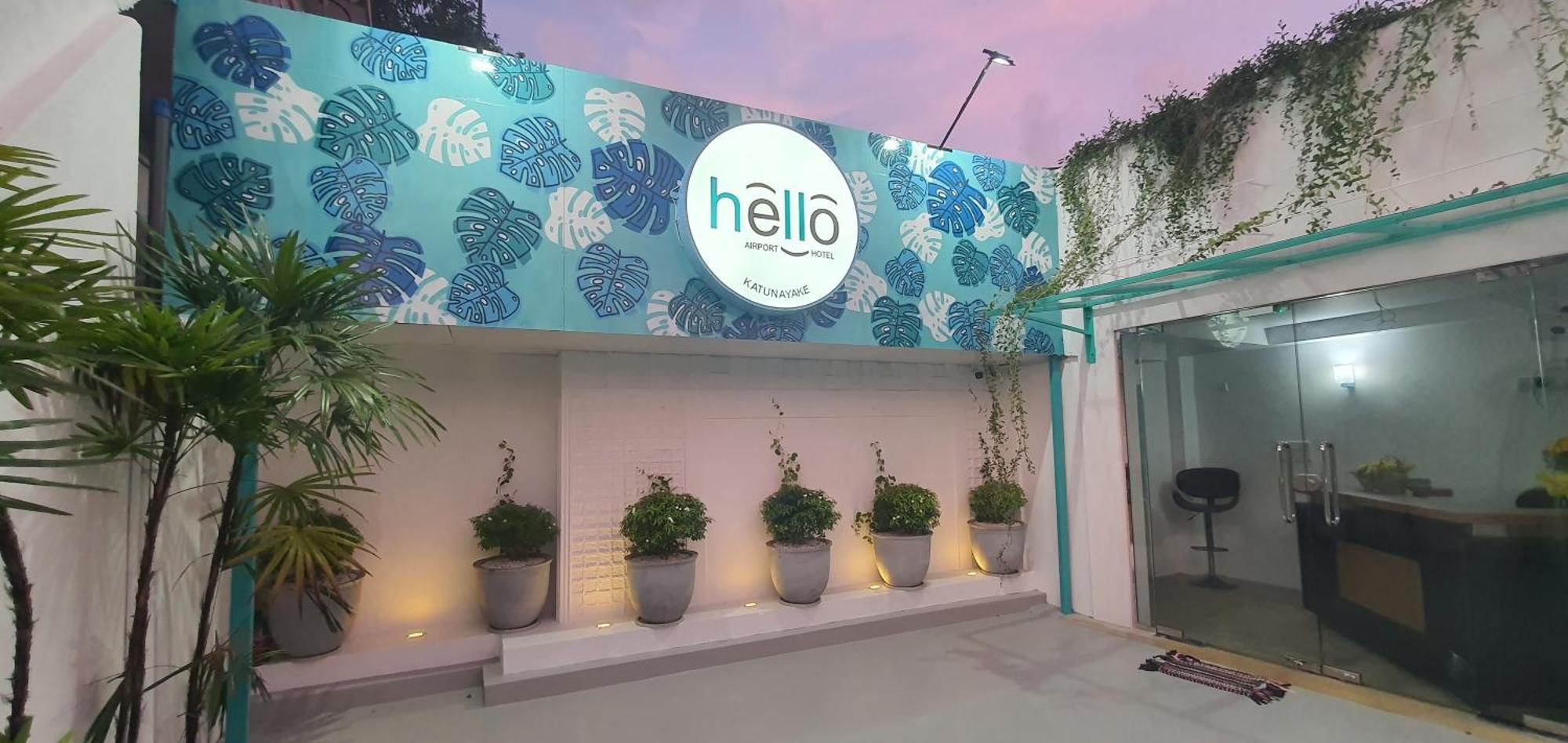 Hello Airport Hotel, Katunayaka エクステリア 写真
